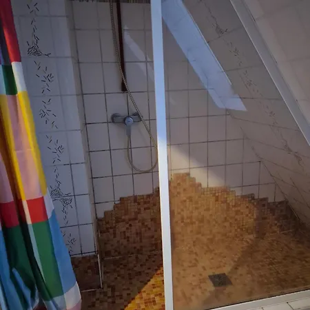 Monteurhaus Mit 4 Zimmern *