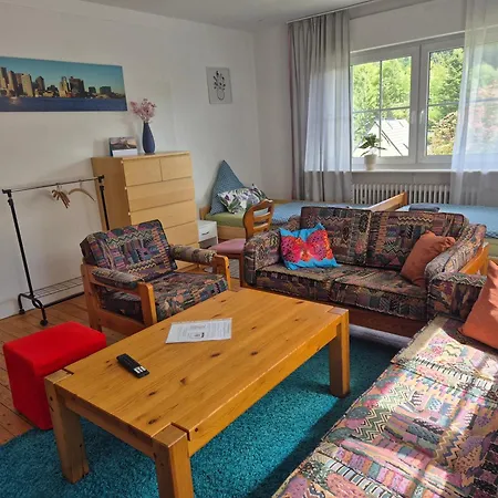 Monteurhaus Mit 4 Zimmern Prázdninový dům *